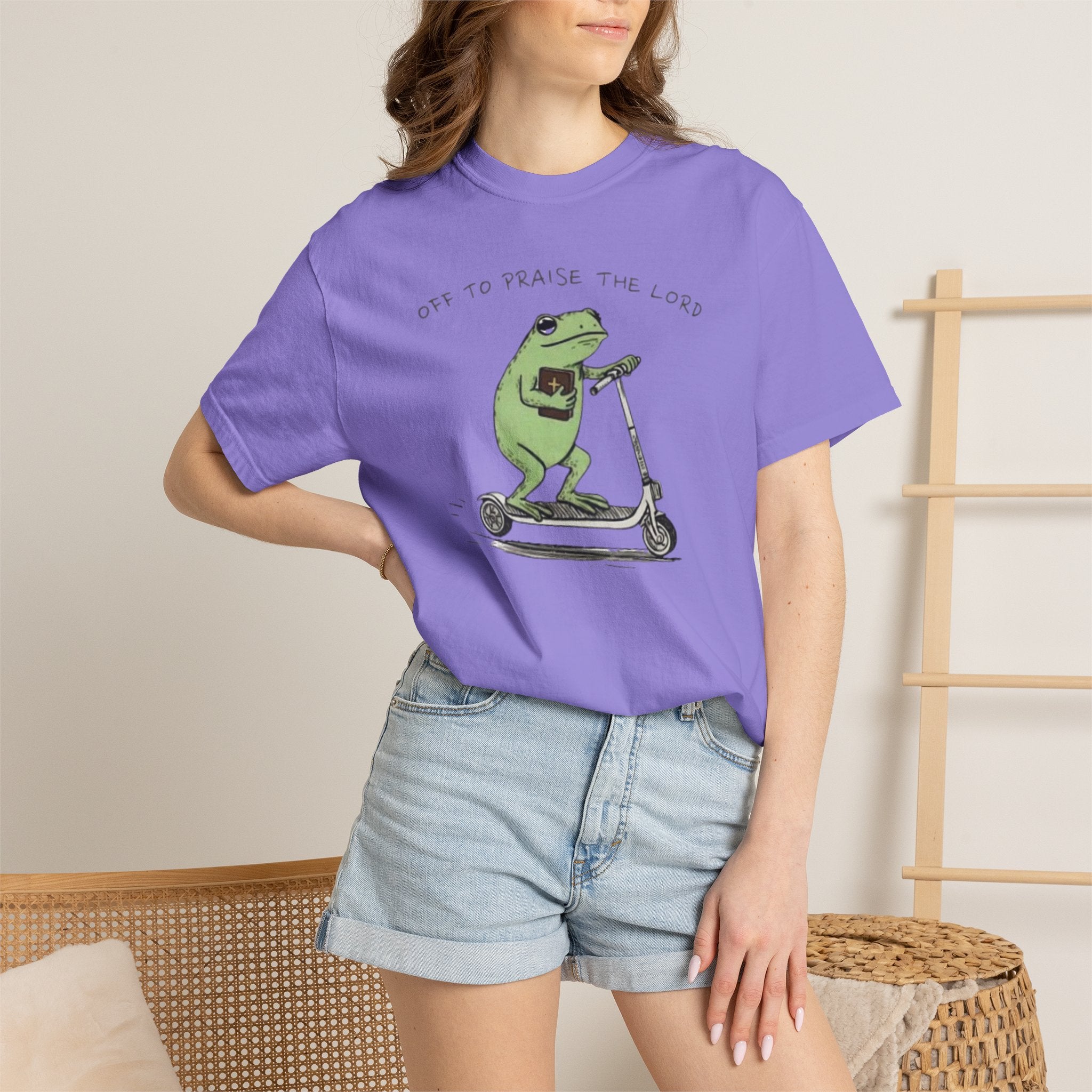 "off to praise the Lord" Frog - Garment-Dyed T-shirt