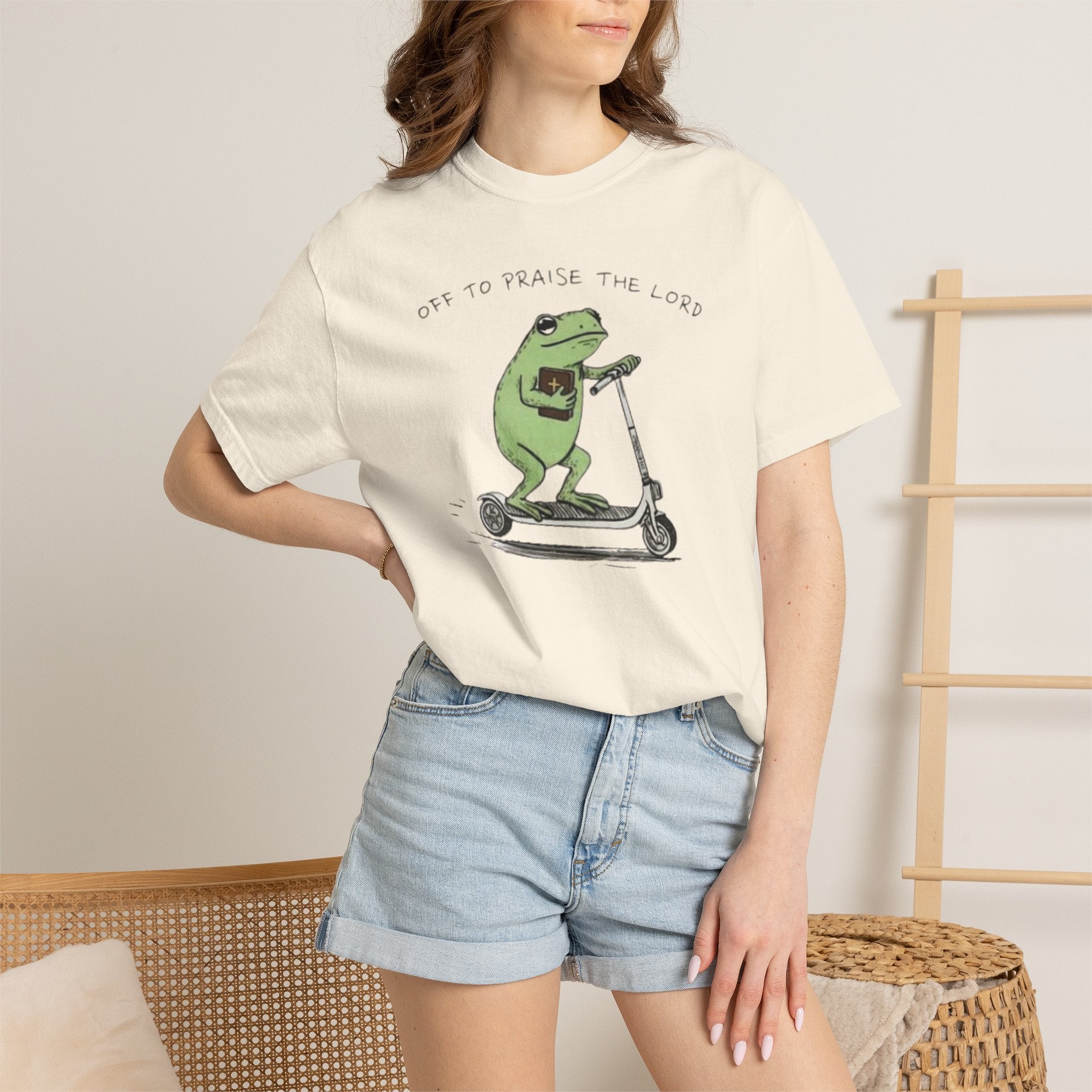 "off to praise the Lord" Frog - Garment-Dyed T-shirt